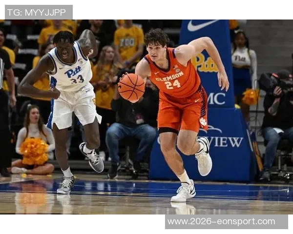 PJ霍尔谈客场胜利心情激动期待主场表现再创佳绩 PJ霍尔谈客场胜利心情激动期待主场表现再创佳绩