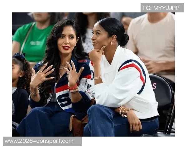 瓦妮莎全家万圣节装扮亮相加索尔陪科比家人共度温馨节日